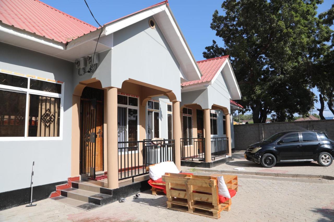Pearl Lulu Modern Bnb Homestay Dar es Salaam Buitenkant foto